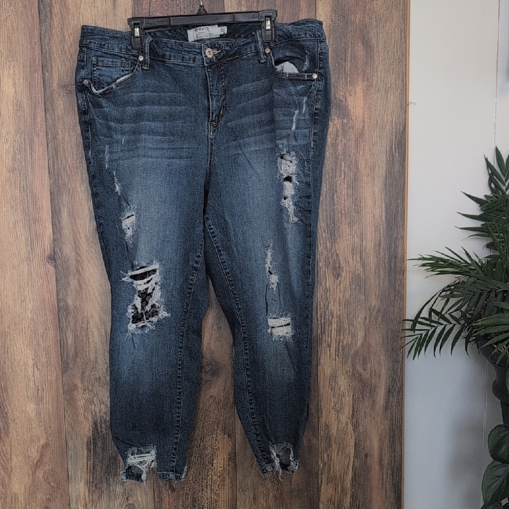 Torrid Destroyed Ripped Cropped Girlfriend Plus Size Jeans 20
